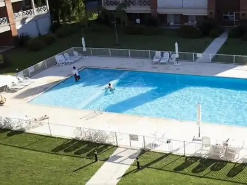 Departamento 3 ambientes Pb, con jardin.