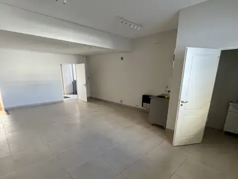 Local comercial de 90 m² en alquiler sobre  Sarmiento al 1400