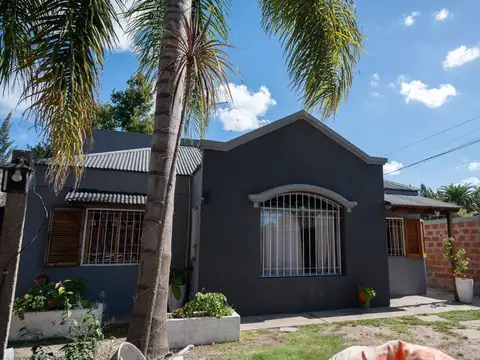 CASA EN VENTA LA PLATA 3 DORMITORIOS