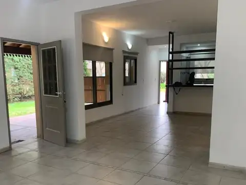 Casa en alquiler en El Recodo con Pileta