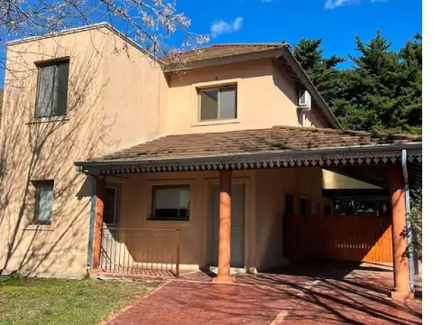 Casa en alquiler en El Recodo con Pileta