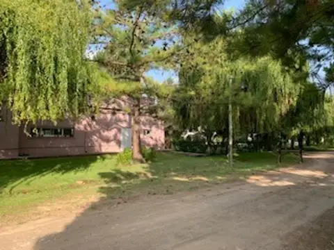 Casa en Alquiler con 1 cochera