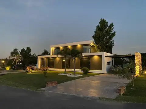 CASA 5 AMBIENTES VENTA HARAS SAN PABLO G.RODRIGUEZ