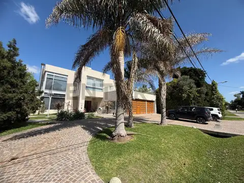 Socrates 3500, Piso 0