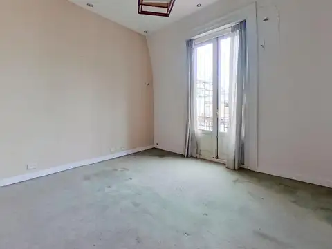 Oficina 7 ambientes con 2 baños