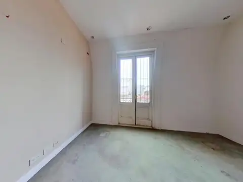 Oficina 7 ambientes con 2 baños