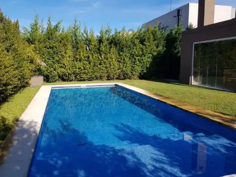 Casa en Tipas en Alquiler Amoblado