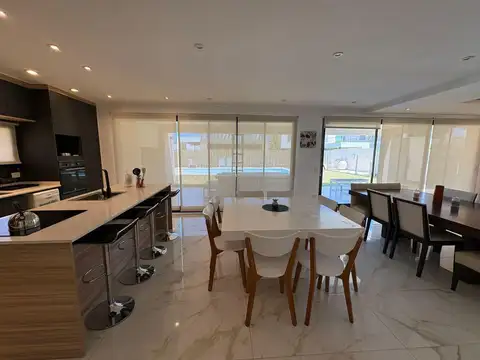 Alquiler, Casa, 6 Ambientes, Amoblada, Pileta, Cochera, Amenities, seguridad 24 horas, Lagoon Pilar.