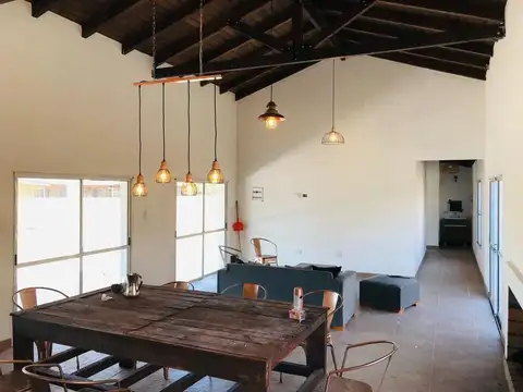 Casa 3 ambientes con 2 baños