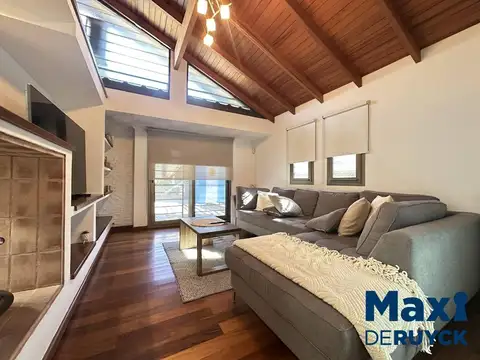 Casa 4 ambientes con pileta y hermoso quincho, impecable