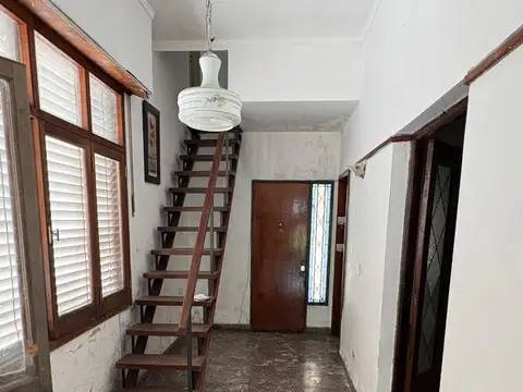 Casa venta de tres dormitorios, Tolosa, La Plata