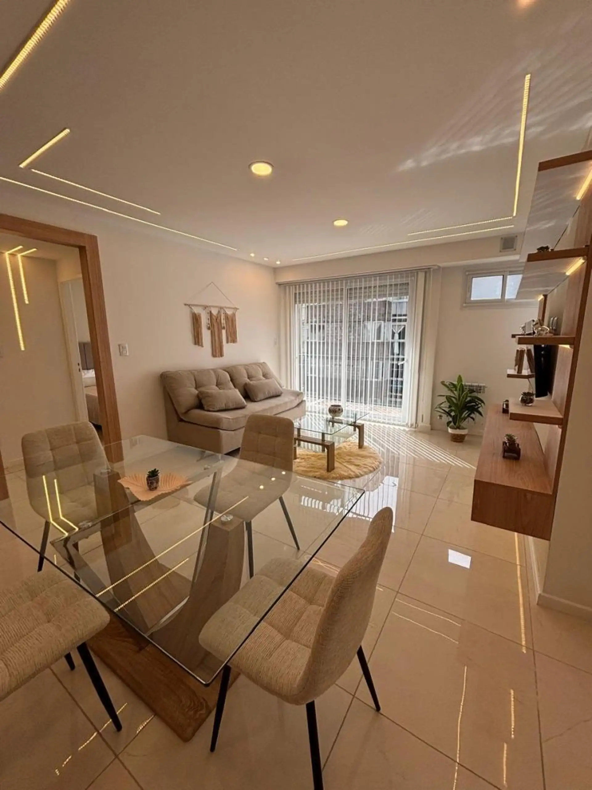 Depto 3 amb, 65m² con balcón corrido y calefacción por radiadores — Plaza Colon