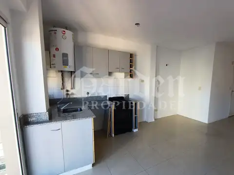 Departamento 2 ambientes en alquiler. 7mo piso contrafrente. Excelente ubicacion. Posesion inmediata