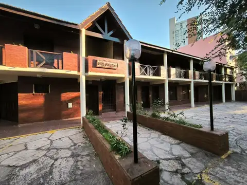Duplex de 3 amb. c/cochera - Alquiler Anual - Villa Gesell