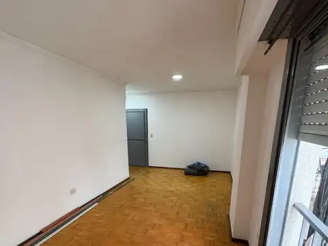 Alquiler Departamento de 3 ambientes en Lanús Oeste.