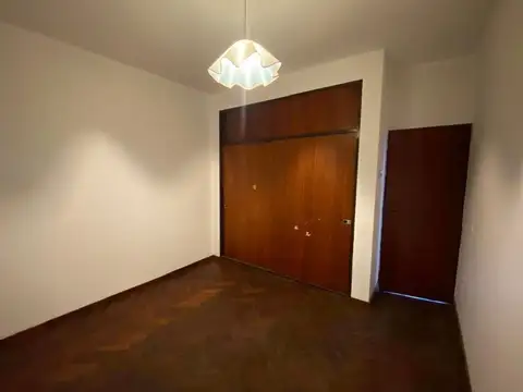 Casa 6 ambientes con 2 baños