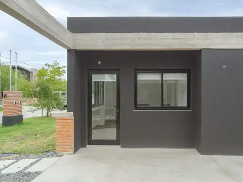 Casa 3 ambientes con 2 baños
