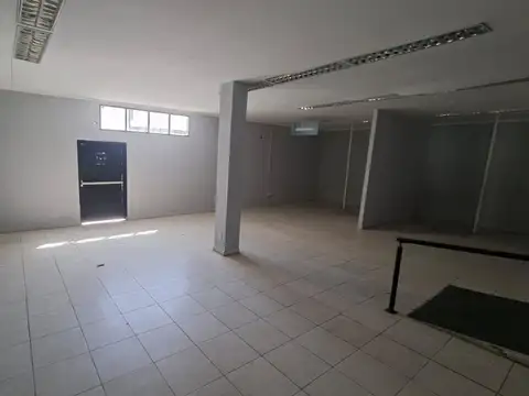 ALQUILO IMPORTANTE LOCAL COMERCIAL CENTRICO