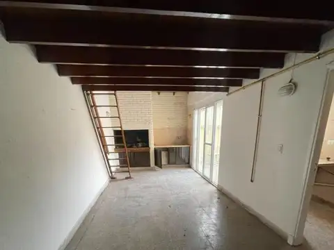Casa en Alquiler con 1 cochera