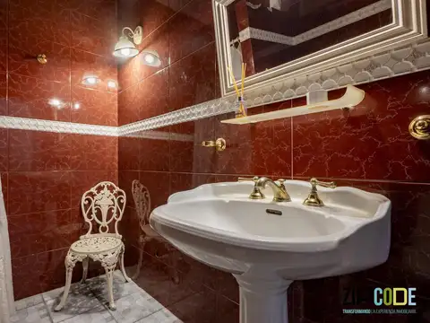 Casa 5 ambientes con 3 baños