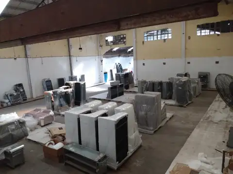 Galpon en Alquiler 20  mts Frente