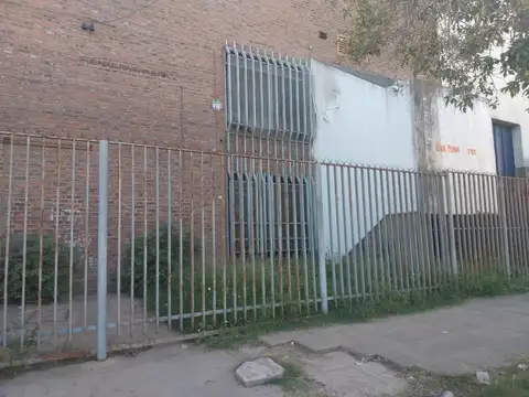 Excelente  deposito 1100 M2. Totales