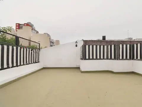 PH 4 Ambientes, frente, doble terraza, Sin expensas (Floresta)