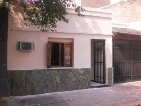 Vendo o permuto  casa  en zona parque Urquiza