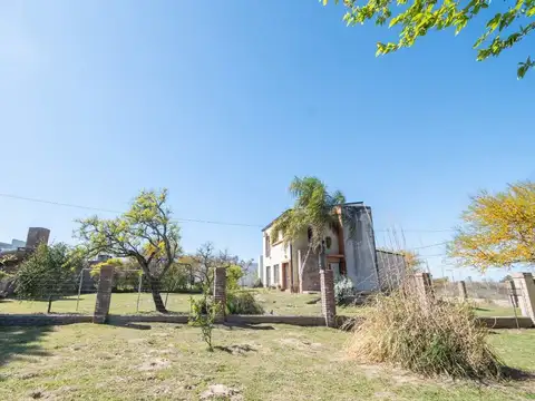 Casa Quinta 4 dorm. en Venta en Colastiné Norte