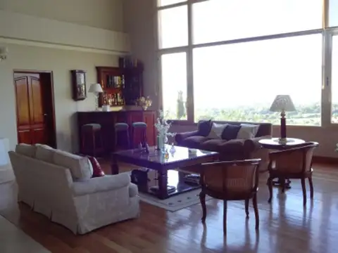 Casa en Venta en Villa San Lorenzo, USD 900.000