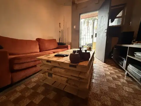 Depto Tipo Casa en Venta 50 años