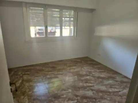 Depto Tipo Casa en Alquiler 50 años
