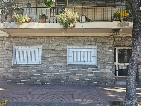 Av. Garay 1700, Piso PB