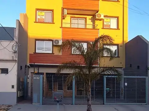 Departamento de dos ambientes en centro de San Justo.