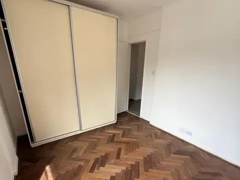 Departamento en Alquiler en Monserrat, $ 700.000
