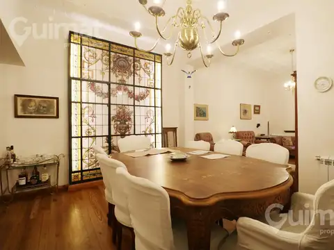 Exclusiva Residencia en 3 plantas en la mejor cuadra de Av. Melián Belgrano R