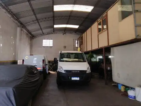 GALPON 140MT2 SOBRE LOTE DE 230M2 TOMA PERMUTA.