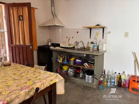 Casa 5 ambientes con 1 baño
