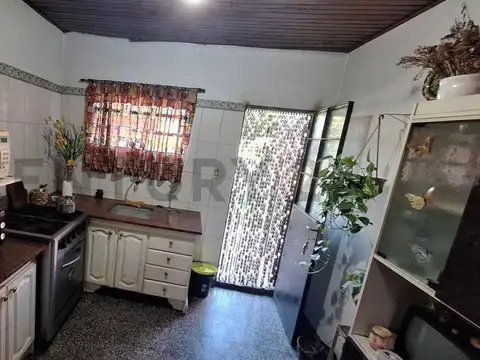 Casa en Venta con 10 cocheras