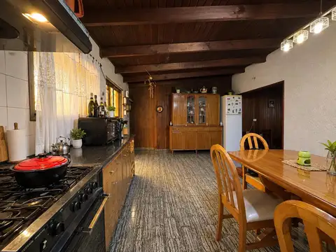 Casa 5 ambientes con 1 baño