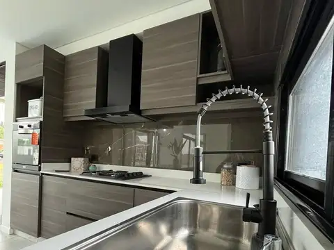 CASA 4 AMBIENTES LARES DE CANNING A ESTRENAR