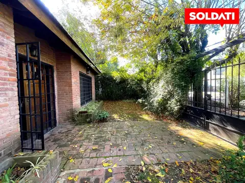 Casa en Venta con 2 cocheras