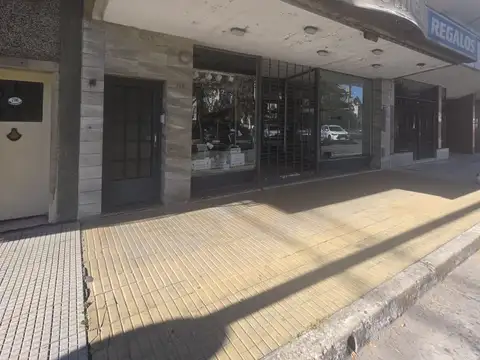 Local - Alquiler - Argentina, Lanús - PASO DE BURGOS 712