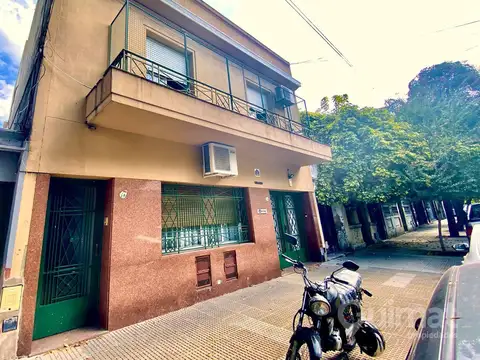 PH en Paternal  7 ambientes con patio, balcon y terraza