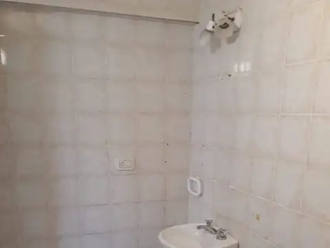 La Paz 100, Piso 1