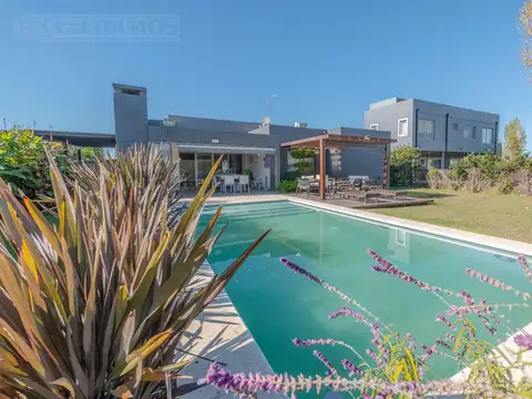 Casa en Área 1 toda parquizada oportunidad San Sebastián MB no crédito