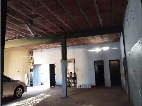 San Pedro 1500 , Piso 0