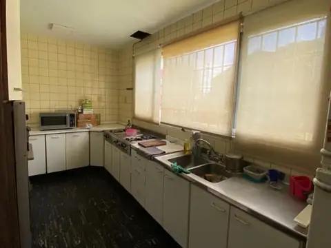 Casa 6 ambientes con 4 baños