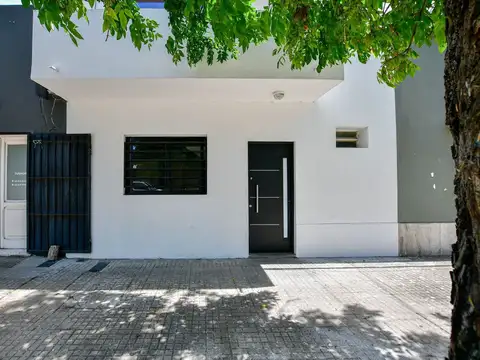 PH EN VENTA LA PLATA 1 DORMITORIO FRENTE BALCON