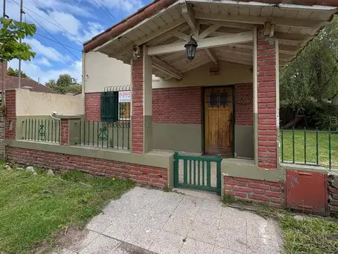 Casa 4 ambientes con 1 baño